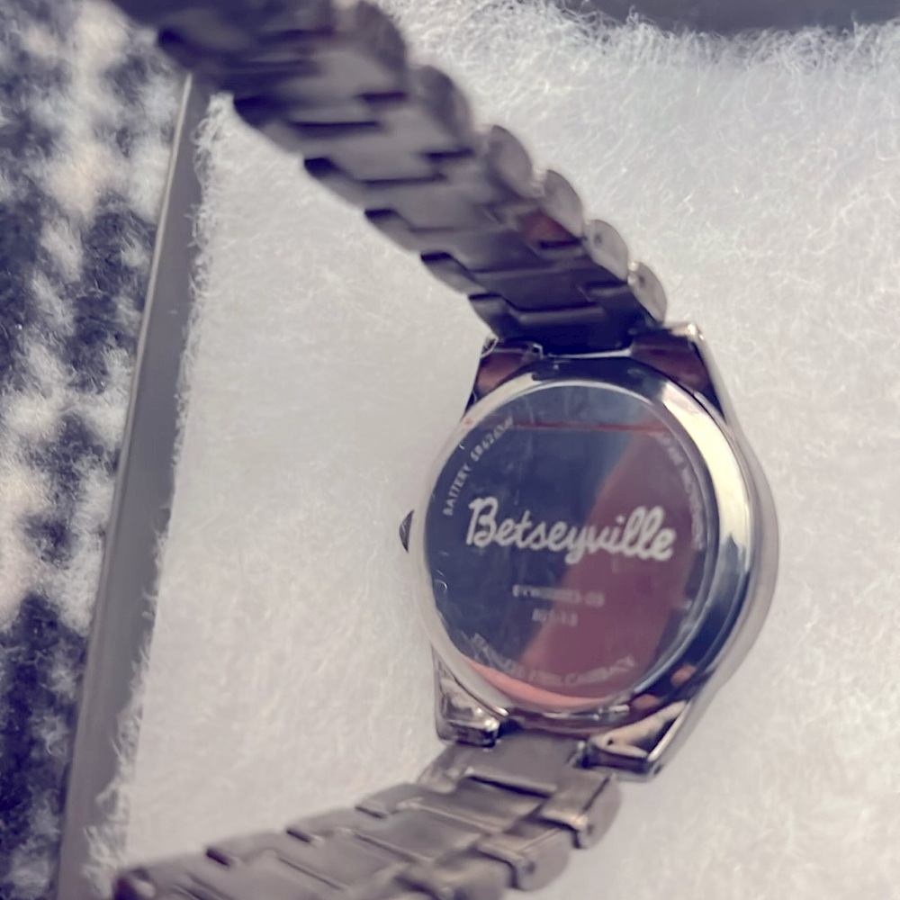 Betseyville By Betsey Johnson Watch NWOT - Picture 4 of 9